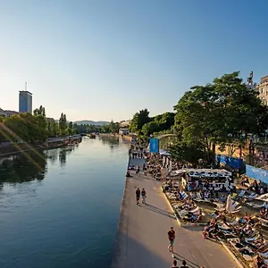 Newly-renovated, In The Heart Of Viena